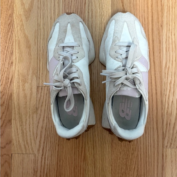 New Balance 327 Sneakers - Picture 3 of 8